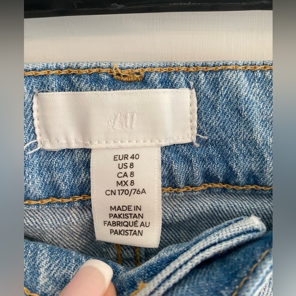 H & M Straight Wide Leg Light Wash Denim Jeans Size 8 - Picture 4 of 7